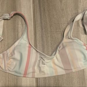 Xhilaration bathing suit top, Size small
